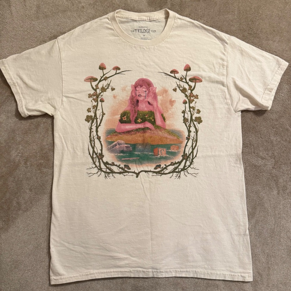 Melanie Martinez The Trilogy Tour Concert T-Shirt Cream Portals Graphic womens M